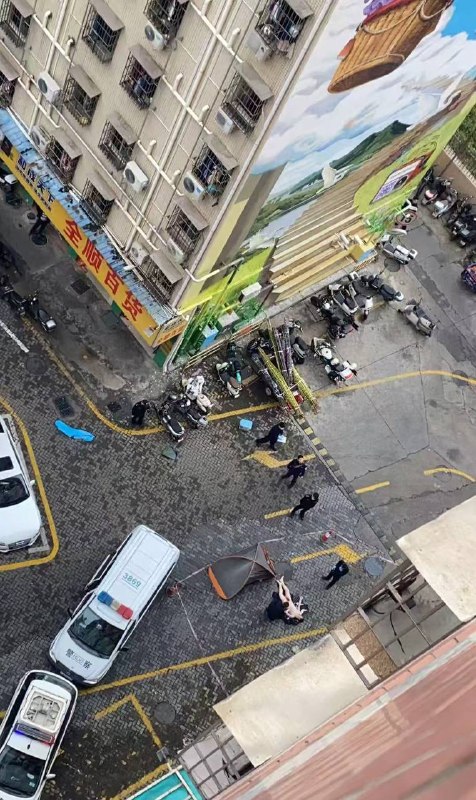 深圳 石岩塘头龙马小区 #跳楼 #坠楼深圳 石岩塘头龙马小区 #跳楼 #坠楼