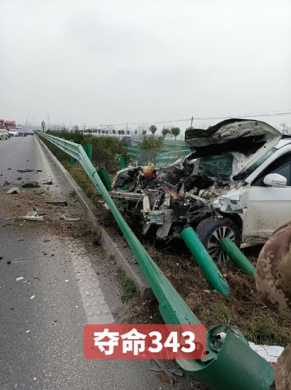 3.5日下午宁陵到商丘343省道，发生交通事故🙏3.5日下午宁陵到商丘343省道，发生交通事故🙏