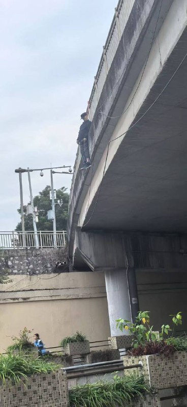 上吊自杀 再见了 😨上吊自杀 再见了 😨