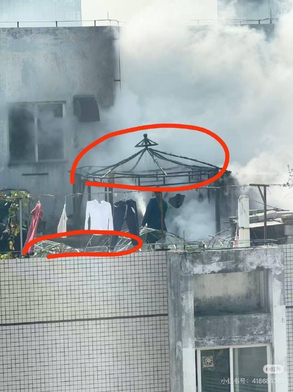 东莞南城一小区大火，居民质疑中海物业2026.1月28号，东莞南城中信新天地又出名了，居民质疑着火属于违建的阳光房，有居民表示