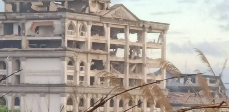 泰军F-16今晨空袭柬埔寨赌场大楼今天清晨，泰国空军出动F-16战机，对柬埔寨菩萨省一栋赌场大楼实施了轰炸