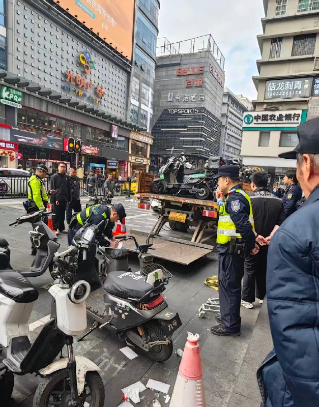 不要怀疑广州交警冲业绩的决心不要怀疑广州交警冲业绩的决心