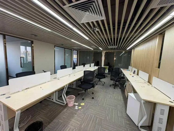 12月20日，深圳知名黄金企业金雅福因多款理财产品集中延期兑付而“爆雷”，引发市场关注