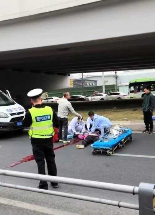 3.5日，成都...出行一定要注意安全，珍惜生命3.5日，成都...出行一定要注意安全，珍惜生命