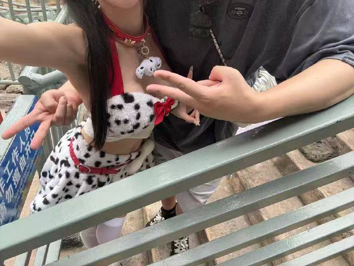 网友爆料，又一名 纯爱战士 倒下了女的应该挺好看，又喜欢脚踩几条船，不过把金主男友得罪了，又得物色下一个凯子了网友爆料，又一名 纯爱战士 倒下了女的应该挺好看，又喜欢脚踩几条船，不过把金主男友得罪了，又得物色下一个凯子了