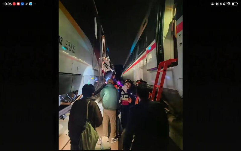 今天17时左右，京哈高铁承德县北站至牛河梁站间突发接触网故障，G178次旅客安全转移今天17时左右，京哈高铁承德县北站至牛河梁站间突发接触网故障，G178次旅客安全转移