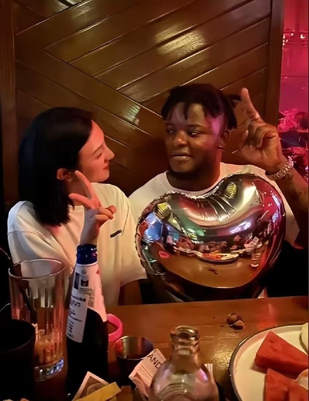 浙江00后女孩嫁给非洲黑人，彩礼28.8万，直言