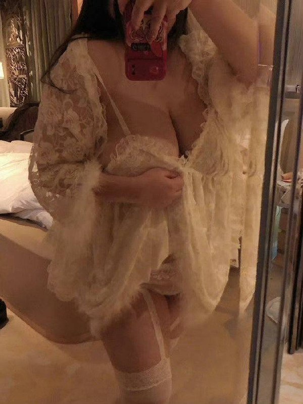 #轻松一下 #美女图 #骚鸡🌿#轻松一下 #美女图 #骚鸡🌿