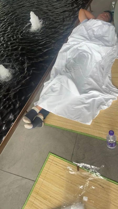 8.15广州芳村，万科金域曦府开发商拖欠农民工工资 #讨薪8.15广州芳村，万科金域曦府开发商拖欠农民工工资 #讨薪