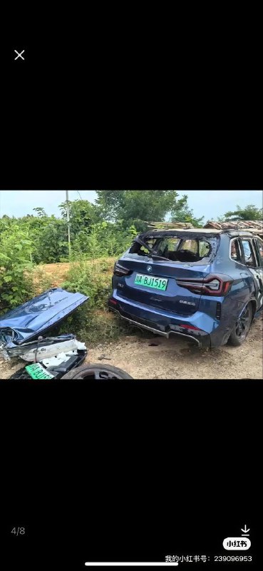 7.25凌晨成都高速收费站，宝马撞击瞬间燃烧，轮子都撞掉了一个，车子腾空盘旋两圈，当时车子不知道开的多快，宝马ix3瞬间燃烧🔥无生还机会，司机死亡 #新能源 #车祸 #自燃 #宝马IX3家属