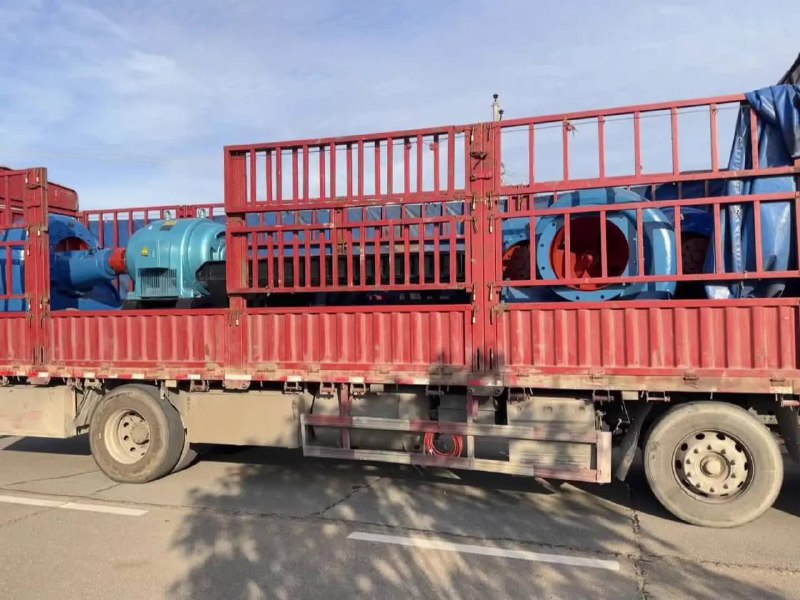 7月9日 #华容团洲 另一侧抽水，抢险款用不完，根本花不完！领导为了钱这些人敢想敢做！先放水再抽，这经济不就盘活了吗7月9日 #华容团洲 另一侧抽水，抢险款用不完，根本花不完！领导为了钱这些人敢想敢做！先放水再抽，这经济不就盘活了吗