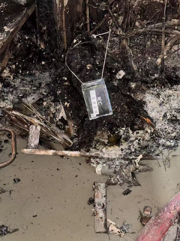 消防 及 警方 进入 #火灾 遗址 搜证 #尸体#火灾 #恐怖 香港 🇭🇰 大火 #事件 #后续#香港 #火灾 大火 最新遇难人数公布遇难者 增至151人警方 哽咽 介绍搜救进展