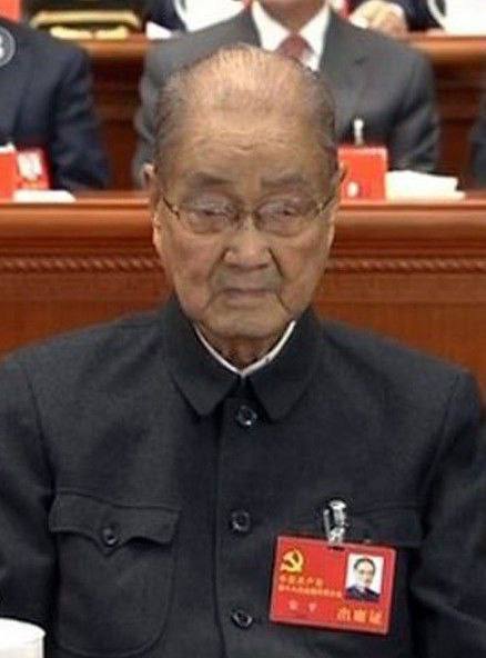 这种杂种早就该死了  浪费多少纳税人的钱这种杂种早就该死了  浪费多少纳税人的钱