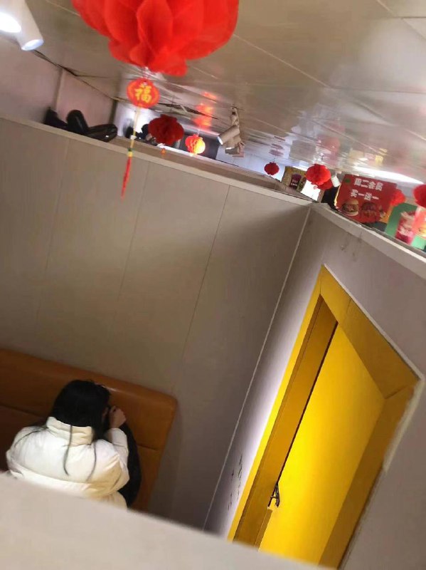 小情侣 👫 包间 里搞事情 冒死偷拍 🎥 #主人的任务小情侣 👫 包间 里搞事情 冒死偷拍 🎥 #主人的任务