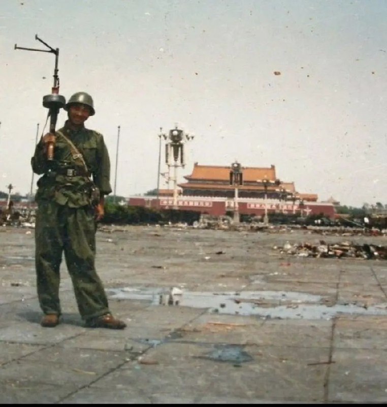 惊！九三大阅兵幕后花絮曝光，习主席敲击键盘微博发送范围覆盖全球！看到哪一个你哭了？人民军队能打胜仗惊！九三大阅兵幕后花絮曝光，习主席敲击键盘微博发送范围覆盖全球！看到哪一个你哭了？人民军队能打胜仗