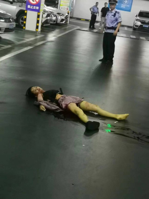 #网传 小孩为了买九号电动车，捅妈妈