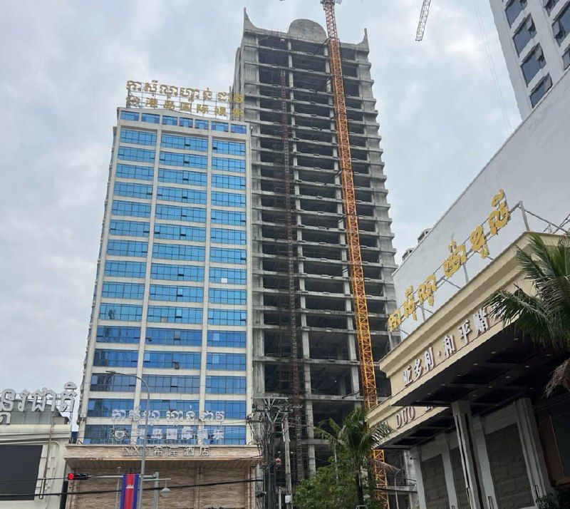 一女子从西港某赌场大楼坠亡柬媒消息