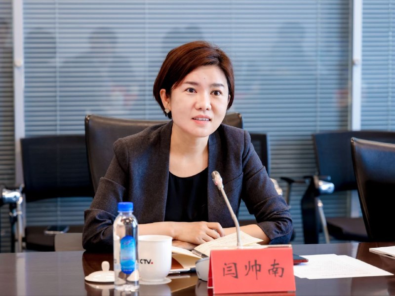 #大自爆运动 又一自称央视员工重磅投稿💣央视内部同工不同酬，台长慎海雄为了保住自己在任不降薪的脸面，给局级干部人均100万年终奖大礼包，派遣员工却只能拿台聘员工一半薪水，年终奖更是为0！他更爆料，台长慎海雄的情妇不是佟丽娅，而是1984年生的闫帅南(图四)，预计将调往财经节目中心！#大自爆运动 又一自称央视员工重磅投稿💣央视内部同工不同酬，台长慎海雄为了保住自己在任不降薪的脸面，给局级干部人均100万年终奖大礼包，派遣员工却只能拿台聘员工一半薪水，年终奖更是为0！他更爆料，台长慎海雄的情妇不是佟丽娅，而是1984年生的闫帅南(图四)，预计将调往财经节目中心！