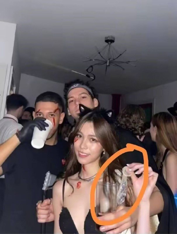 依旧牢A粉丝向上深扒，扒出胡锡进女儿的精盆往事