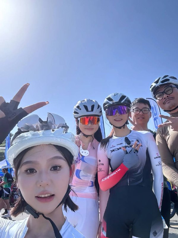 骑行圈是去年玩飞盘的吧 #骚鸡骑行圈是去年玩飞盘的吧 #骚鸡