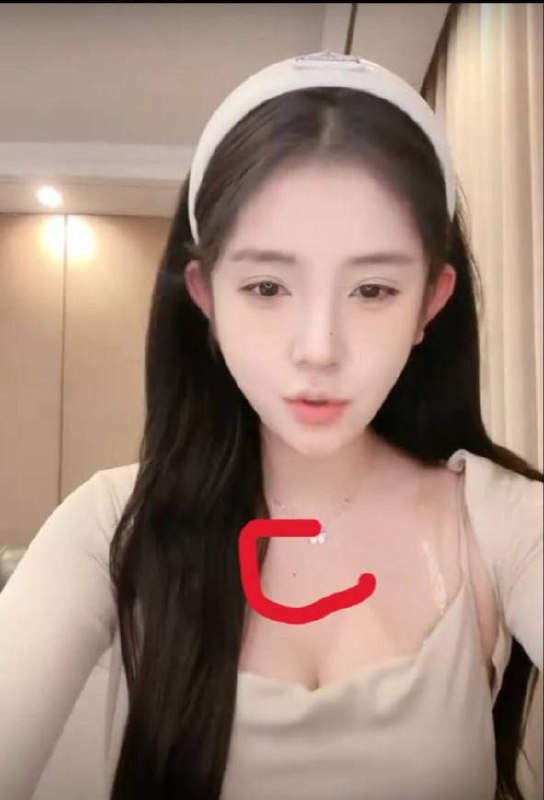 #MH #吃瓜 #反差 抖音百万网红童锦程cp绯闻女友 MH被扒出走红前做成人直播平台做黄播 视频胸口与本人照痣完全吻合 实锤为本人#MH #吃瓜 #反差 抖音百万网红童锦程cp绯闻女友 MH被扒出走红前做成人直播平台做黄播 视频胸口与本人照痣完全吻合 实锤为本人