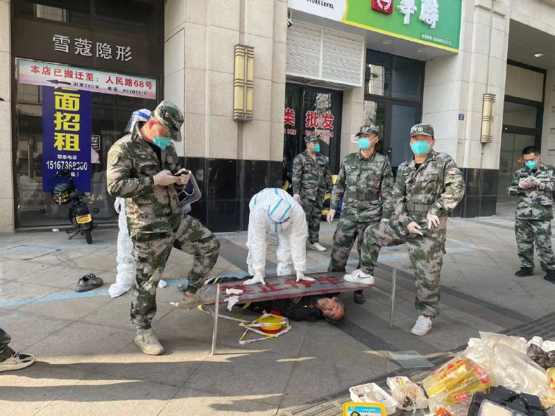 惊！九三大阅兵幕后花絮曝光，习主席敲击键盘微博发送范围覆盖全球！看到哪一个你哭了？人民军队能打胜仗惊！九三大阅兵幕后花絮曝光，习主席敲击键盘微博发送范围覆盖全球！看到哪一个你哭了？人民军队能打胜仗