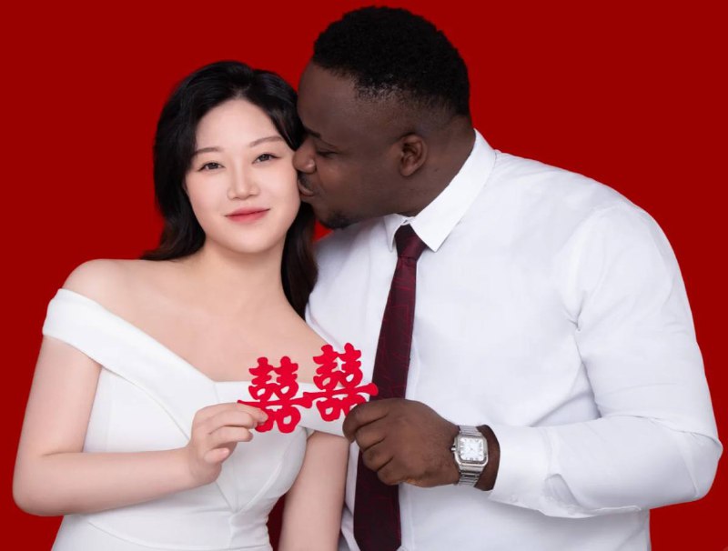 😑 结婚照 #黑人 #秀恩爱 引进黑人优等人种，净化黄种人😑 结婚照 #黑人 #秀恩爱 引进黑人优等人种，净化黄种人
