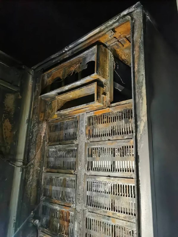 投入百万的储能项目，竟然使用3天就无故起火！厂家江苏万帮数字能源股份有限公司，能源产品质量如此不堪，事发数月无结论，无售后，一拖再拖，数月不处理，令人心寒#起火 #火灾  #储能柜 #新能源投入百万的储能项目，竟然使用3天就无故起火！厂家江苏万帮数字能源股份有限公司，能源产品质量如此不堪，事发数月无结论，无售后，一拖再拖，数月不处理，令人心寒#起火 #火灾  #储能柜 #新能源