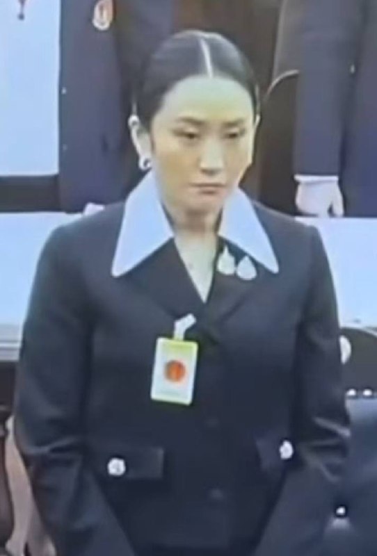 被 停职 的 泰国 总理 佩通坦 ·钦那瓦将于8月29日迎来其政治生涯的关键节点——宪法法院将就她是否违宪作出裁决