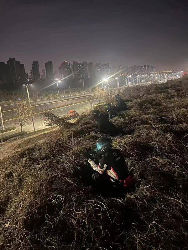 郑州 奥体 #精神小伙 #摩托 挑战 阿sir郑州 奥体 #精神小伙 #摩托 挑战 阿sir