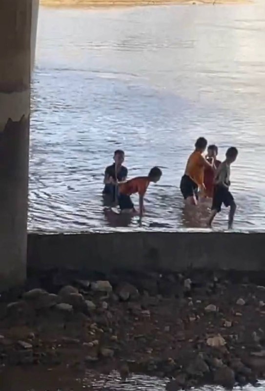 7.31茂名，5个小孩玩水，沉了一个 #溺水7.31茂名，5个小孩玩水，沉了一个 #溺水