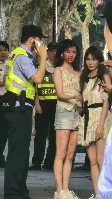 男子大街上  #搭讪 女孩不成