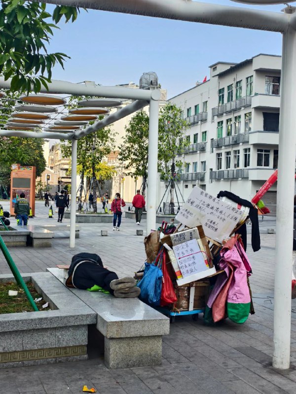 墙内刷到的图，感觉可以拿普利策了🤔墙内刷到的图，感觉可以拿普利策了🤔