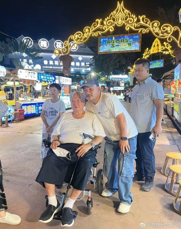 最近国内互联网热传的 李连杰 、洪金宝 、倪萍 三人身体越来越好不知道这后面的流量推手是想干嘛？ 卖药？最近国内互联网热传的 李连杰 、洪金宝 、倪萍 三人身体越来越好不知道这后面的流量推手是想干嘛？ 卖药？