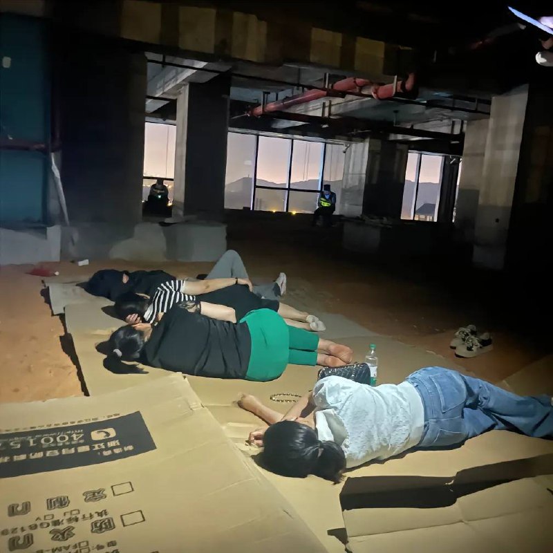 南宁万达茂第一批业主已经震撼入住    #烂尾楼南宁万达茂第一批业主已经震撼入住    #烂尾楼