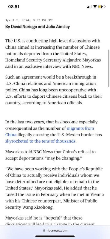 #美国🇺🇸和中国🇨🇳正在举行高级别谈判，以驱逐更多中国🇨🇳公民谈判之时，未经授权穿越美墨边境的中国🇨🇳国民人数增加到24,000人，比前一年增加了11倍