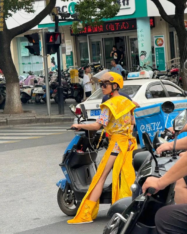 黄袍加身 #外卖小哥