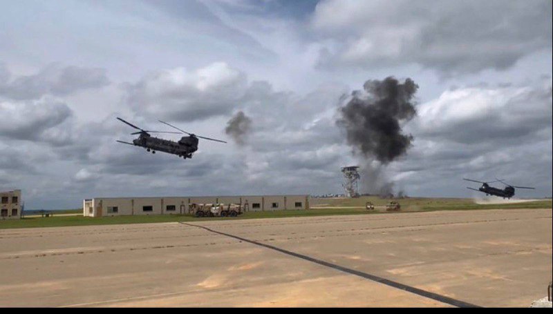 几个月前，川普亲自观摩美军活抓马杜罗的模拟训练#川普 #马杜罗几个月前，川普亲自观摩美军活抓马杜罗的模拟训练#川普 #马杜罗