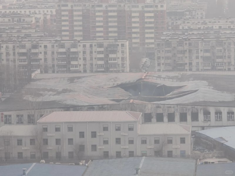 石家庄正太里大火， 一人受伤#火灾石家庄正太里大火， 一人受伤#火灾