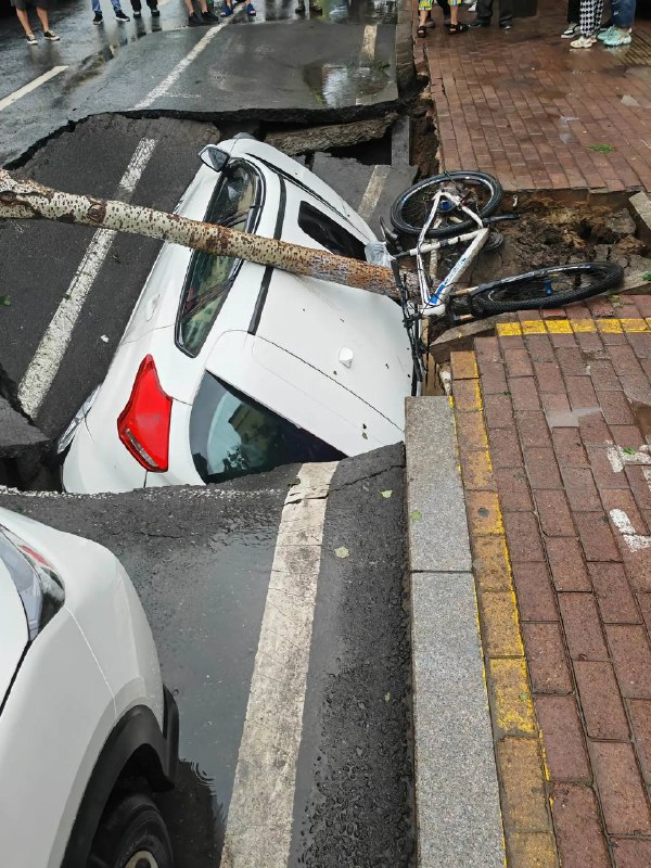 哈尔滨，2024年的涨水比2023年早来3天，去年是8月3 #暴雨哈尔滨，2024年的涨水比2023年早来3天，去年是8月3 #暴雨