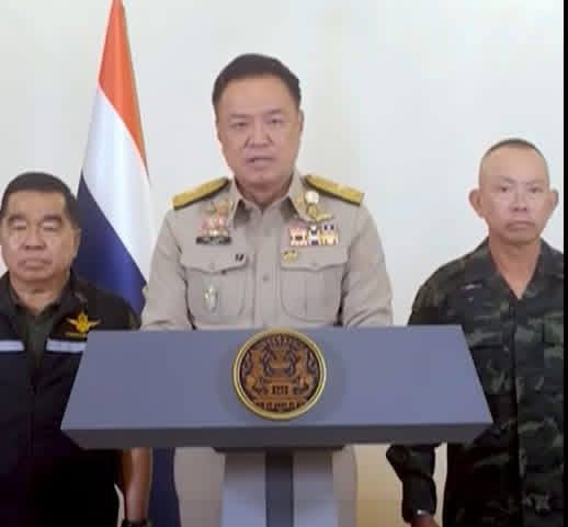 #关系急剧恶化！#泰国 总理宣布停止与 #柬埔寨 所有谈判，废弃美国斡旋协议据泰国媒体报道，泰国总理阿努廷于今天下午宣布，泰国将完全停止与柬埔寨的一切谈判，并称此前由美国斡旋达成的协议作废