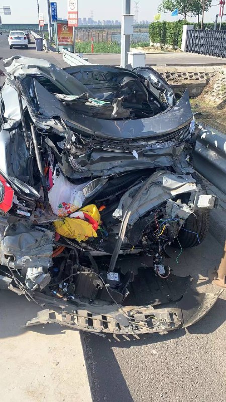 38周孕妇都没事，绝对是 极氪 救命妈妈坐后排抱小宝肋骨骨折别的没啥了 #新能源 #追尾 #车祸 五一 #聊天记录38周孕妇都没事，绝对是 极氪 救命妈妈坐后排抱小宝肋骨骨折别的没啥了 #新能源 #追尾 #车祸 五一 #聊天记录