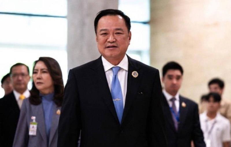 花两千万请泰国做客！12月29日，中方主动提出向泰国提供2000万元 援助 泰方暂未接收泰国总理阿努廷今日上午透露，中国已正式提出向泰国提供价值2000万元人民币的援助，用于帮助缓解近期边境冲突带来的损失
