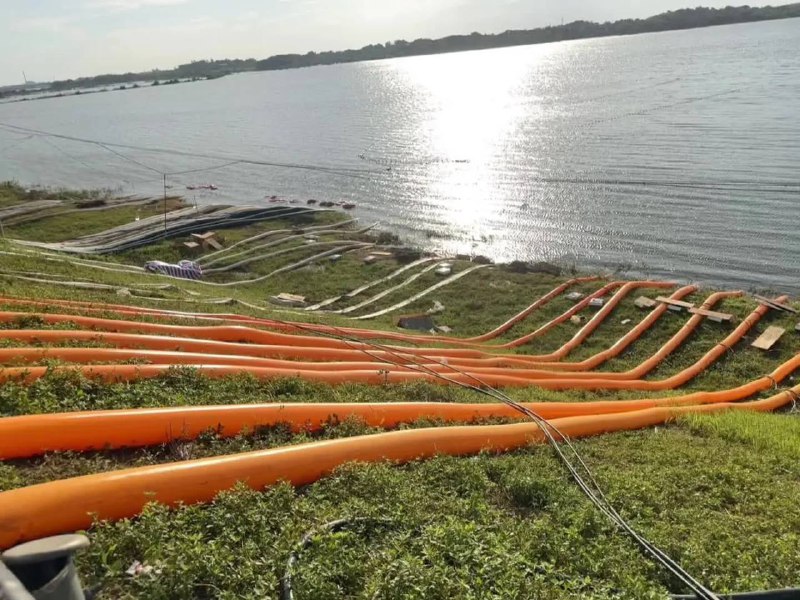 7月9日 #华容团洲 另一侧抽水，抢险款用不完，根本花不完！领导为了钱这些人敢想敢做！先放水再抽，这经济不就盘活了吗7月9日 #华容团洲 另一侧抽水，抢险款用不完，根本花不完！领导为了钱这些人敢想敢做！先放水再抽，这经济不就盘活了吗