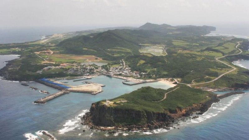疑中国无人机靠近离台湾最近的与那国岛空域 日本战机紧急升空法新社东京消息，日本周二（11月25日）表示，在侦测到一架疑似中国无人机后，已向日本最靠近台湾的与那国岛派出飞机因应