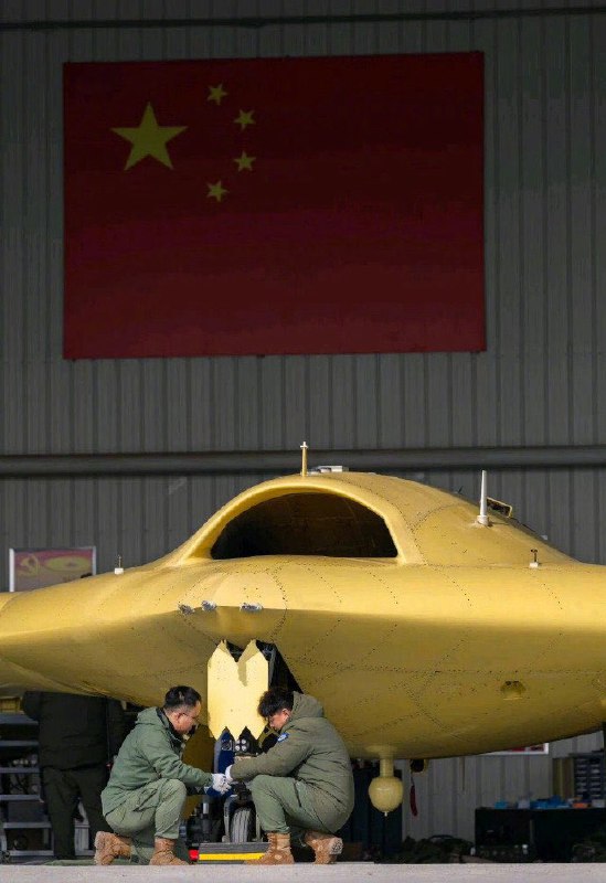 中国 继 九天 #无人机“航母”首习成功后，近日，隐身 无人机 彩虹 又顺利试飞CCTV《新闻联播》以《新型隐形高空长航时无人机“彩虹红-7（CH-7）”已完成首飞》为题报道此事，可见这不是小事——在世界范围都是领先的，可在敌方防空体系内部长期滞空而不被发现
