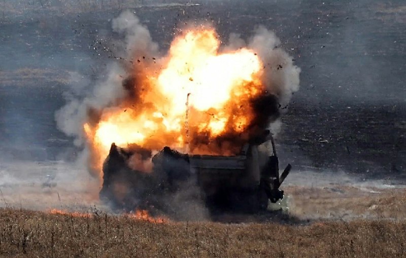 朝鲜 劳动党总书记、国务委员长 #金正恩 19 日视察 #朝鲜 人民军首都防御军直属平壤第 60 训练基地，观摩了步兵和 #坦 克兵部队协同攻击战术 #演习 #军事 #武器朝鲜 劳动党总书记、国务委员长 #金正恩 19 日视察 #朝鲜 人民军首都防御军直属平壤第 60 训练基地，观摩了步兵和 #坦 克兵部队协同攻击战术 #演习 #军事 #武器