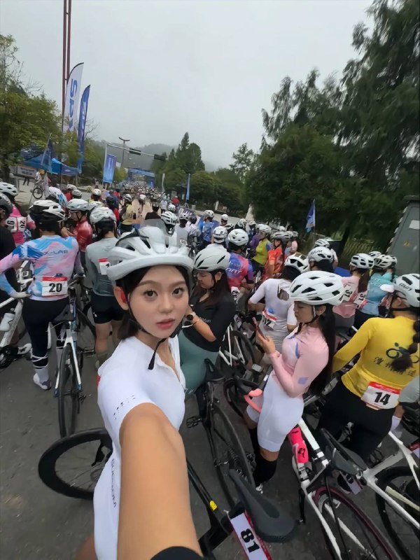 骑行圈是去年玩飞盘的吧 #骚鸡骑行圈是去年玩飞盘的吧 #骚鸡