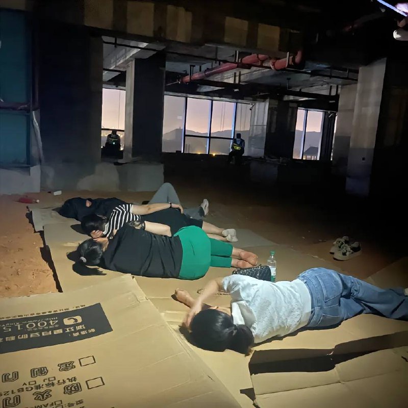 南宁万达茂第一批业主已经震撼入住    #烂尾楼南宁万达茂第一批业主已经震撼入住    #烂尾楼