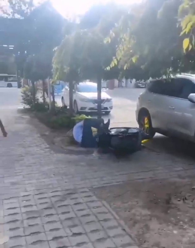 #警察 #查车 （未成年 骑什么车？ 机车哦你！）#警察 #查车 （未成年 骑什么车？ 机车哦你！）